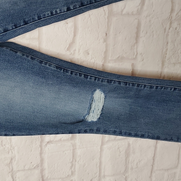 Good American Good Waist Frayed Waist Jeans - Picture 5 of 12